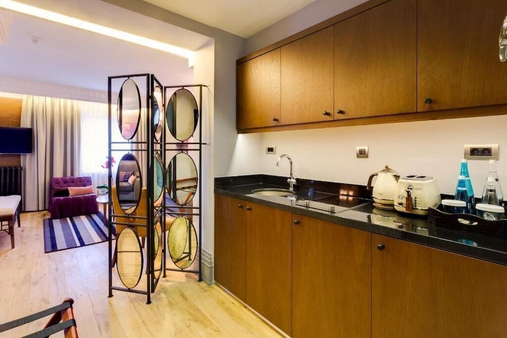 Ravouna 1906 Suites - Special Class, Adults Only Deluxe Room, City View 8