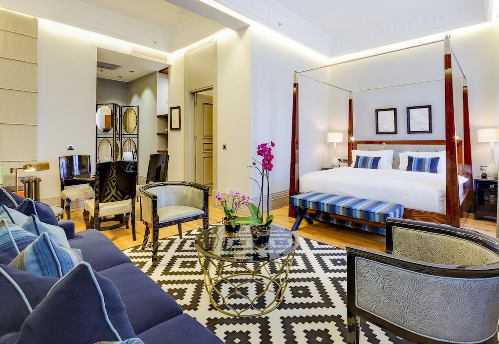 Ravouna 1906 Suites - Special Class, Adults Only Deluxe Room, City View 9
