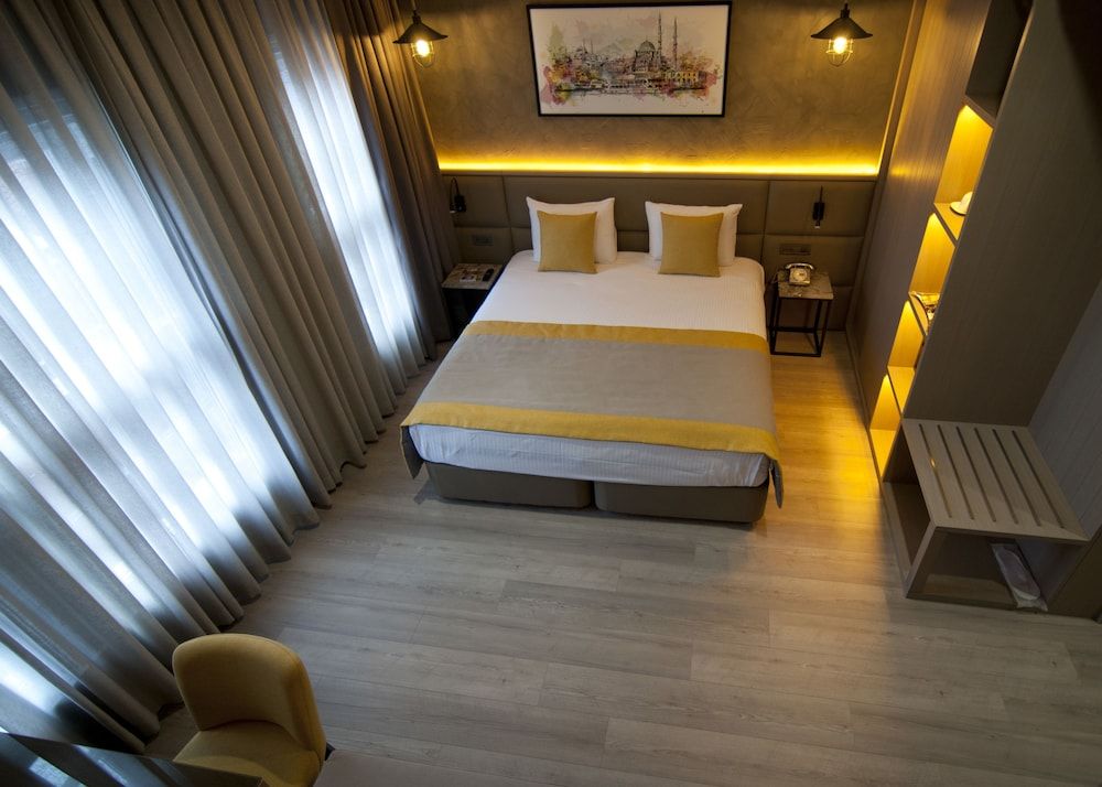 undefined Seraglio Hotel & Suites 4