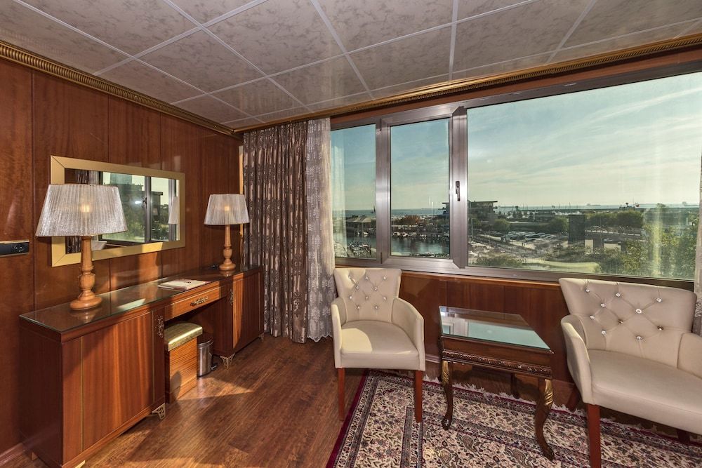 Cevheri's Hotel Grand Double Room, 1 Queen Bed, Sea View 4