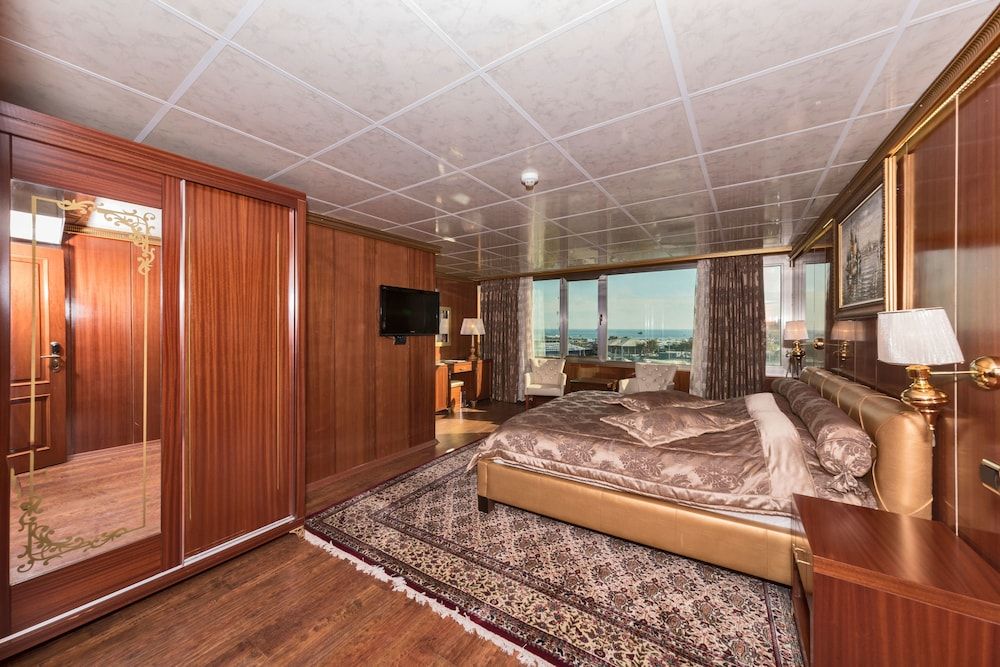 Cevheri's Hotel Grand Double Room, 1 Queen Bed, Sea View 2