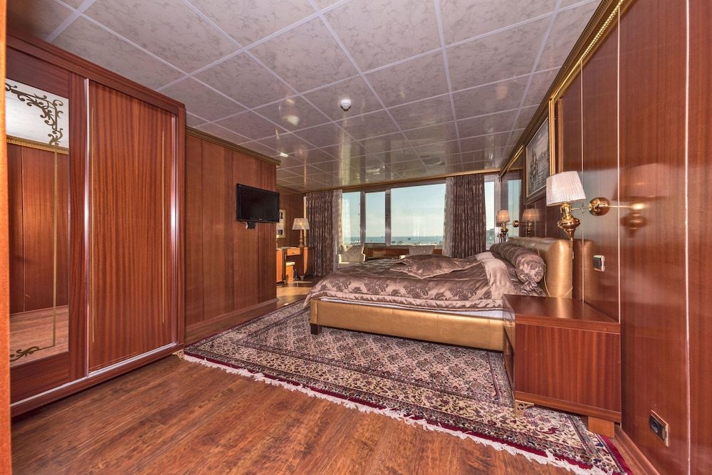 Cevheri's Hotel Grand Double Room, 1 Queen Bed, Sea View 6