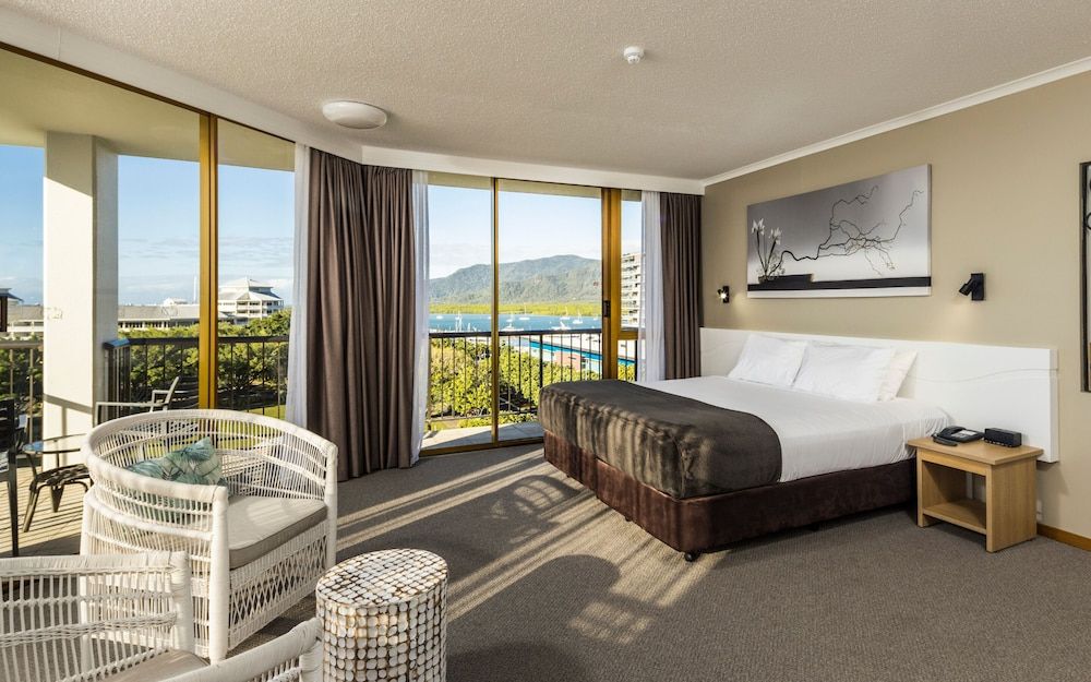 undefined Pacific Hotel Cairns 4