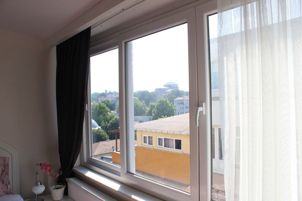 Barefoot Hotel Single Room, City View 8