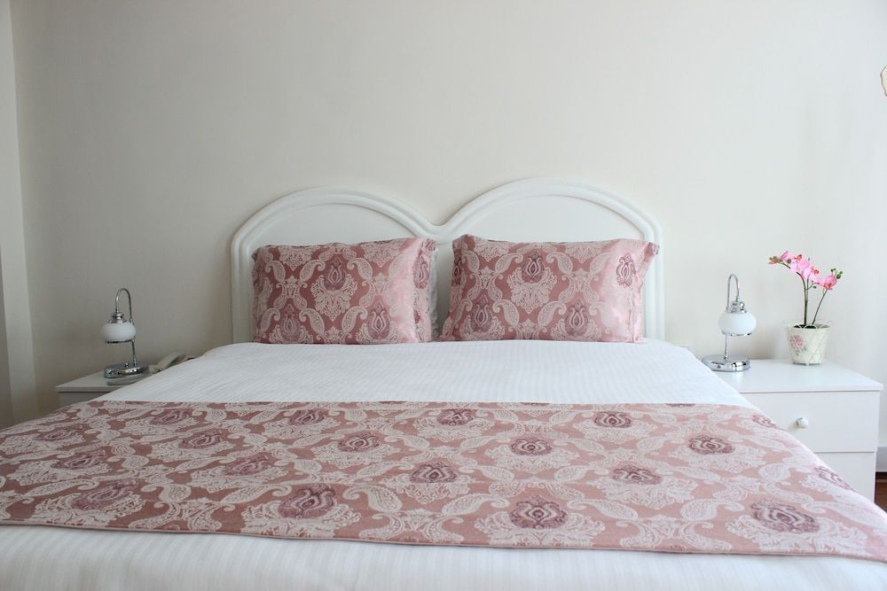 Barefoot Hotel Single Room, City View 2