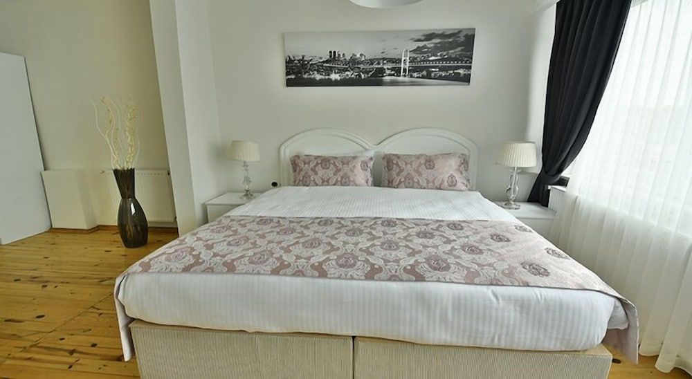 Barefoot Hotel Single Room, City View 6