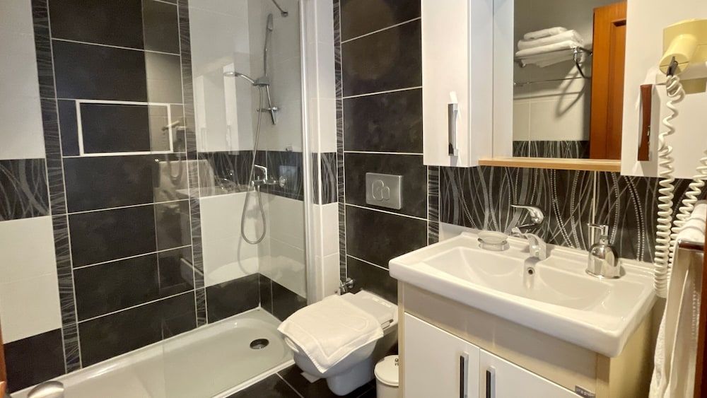 Aida Hotel Standard Double Room 4