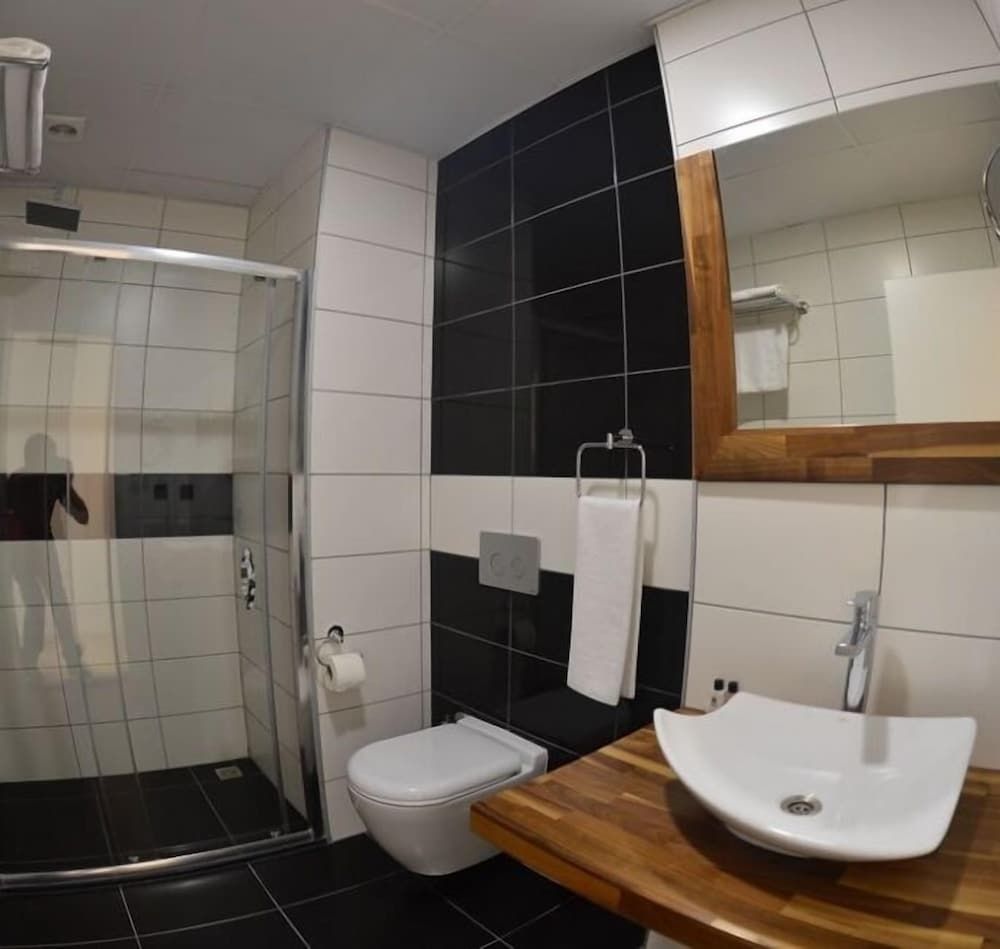 Sahin Hotel 2 Double Room 9