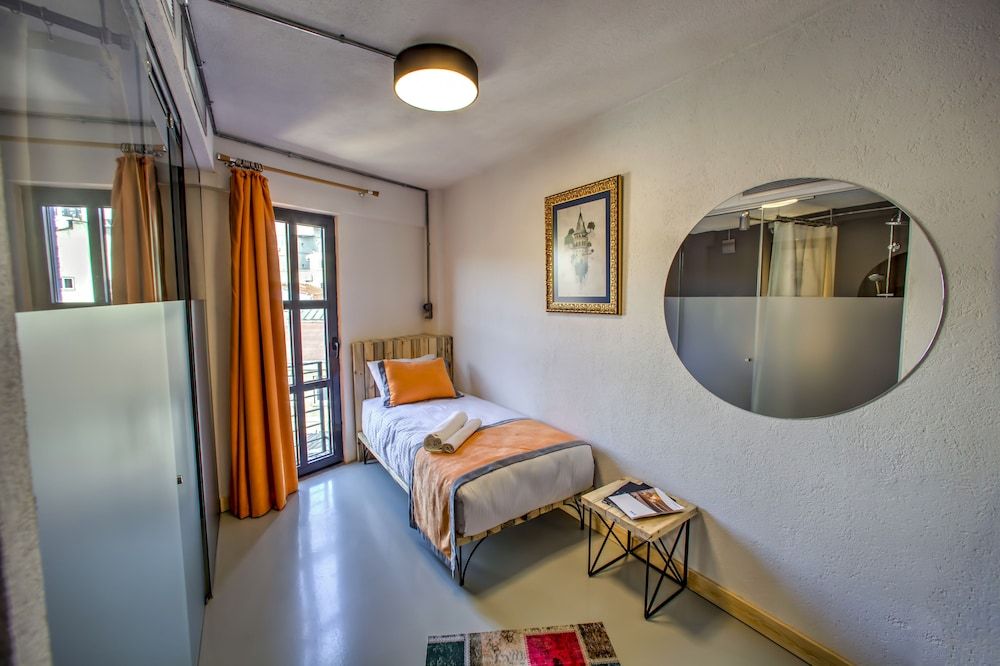 undefined Vavien Hotel 4