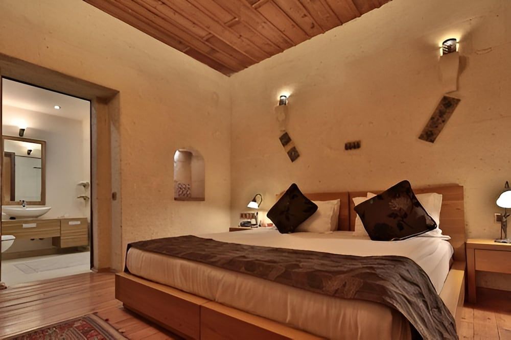 undefined La Casa Cave 3