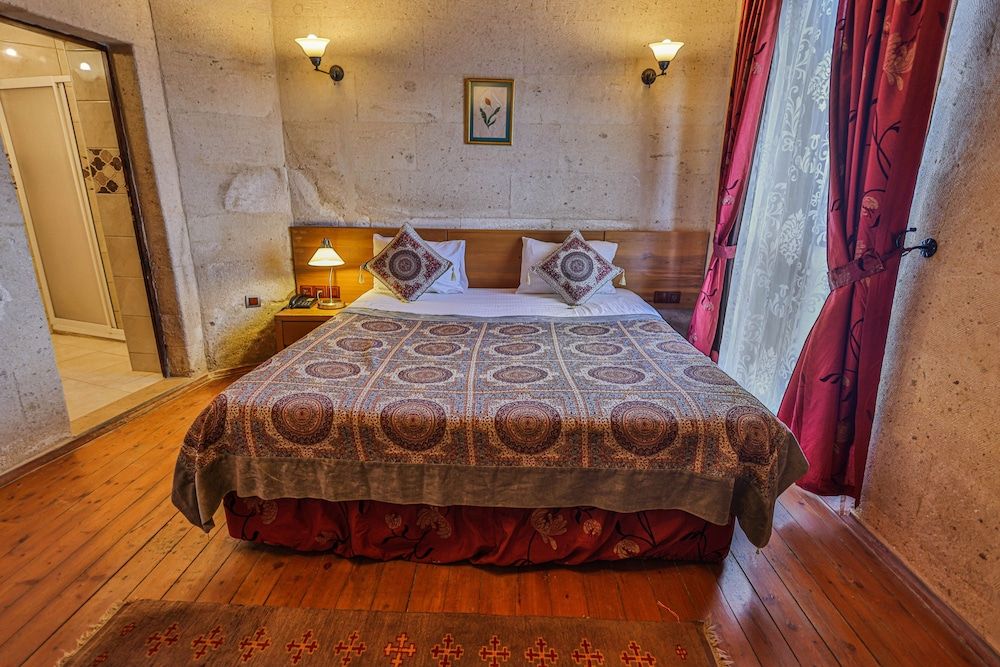 undefined La Casa Cave 4