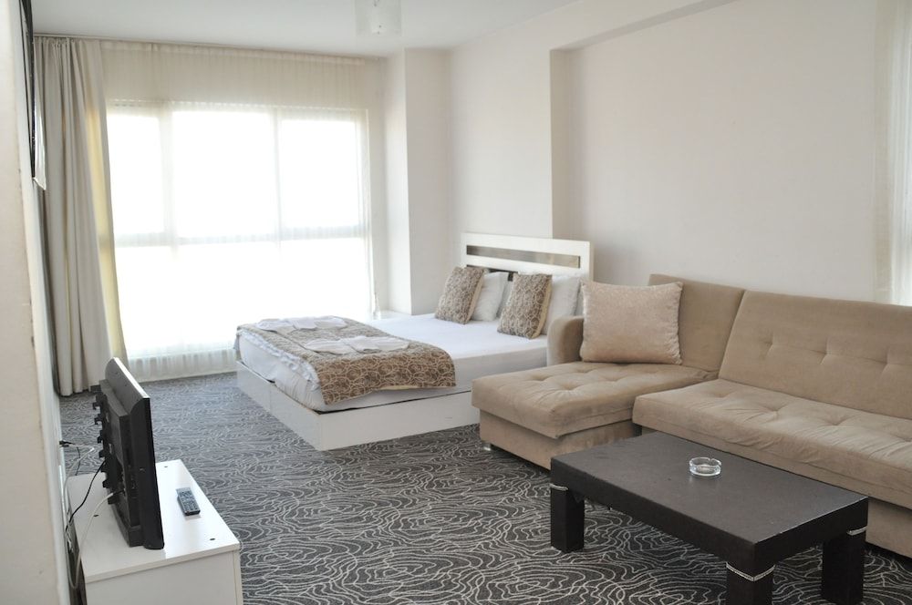 undefined Ser Suite Hotel 6