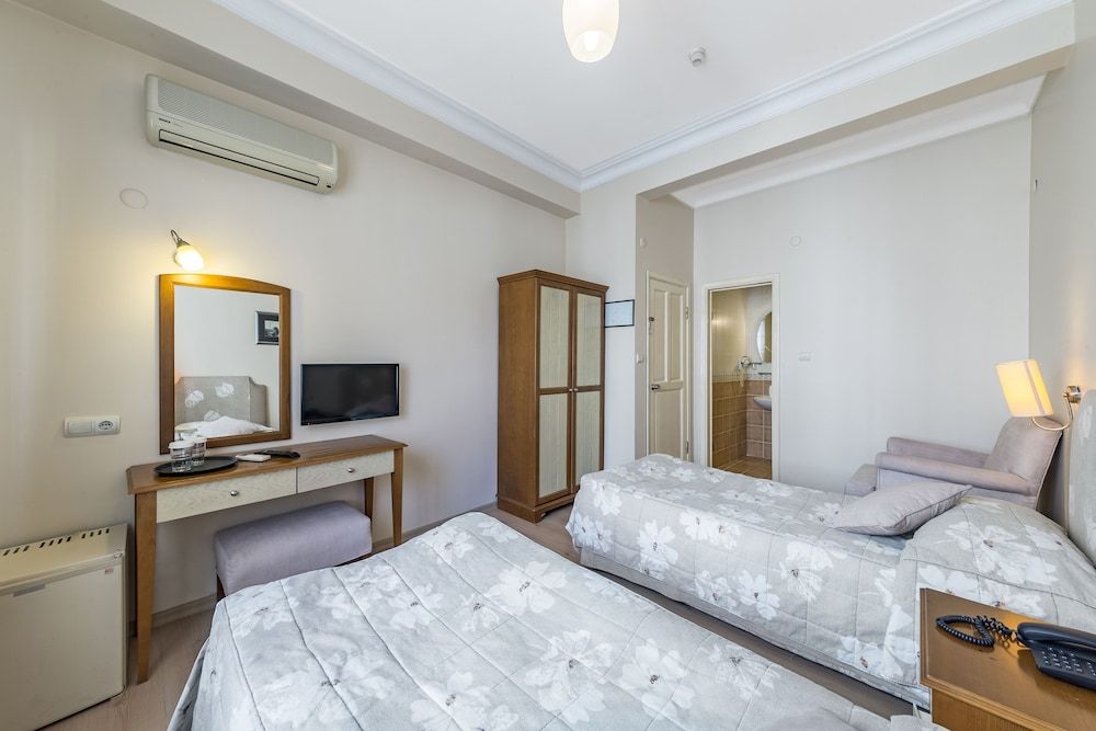 Hotel Fehmi Bey Double or Twin Room 5