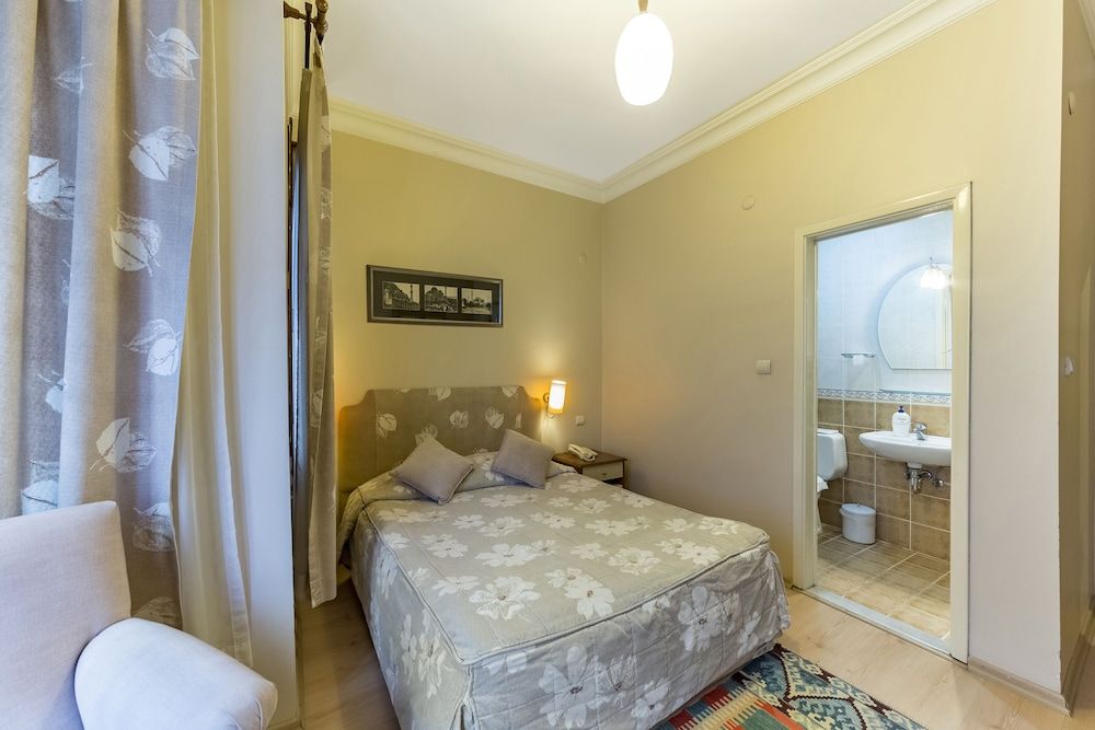 Hotel Fehmi Bey Double or Twin Room 3