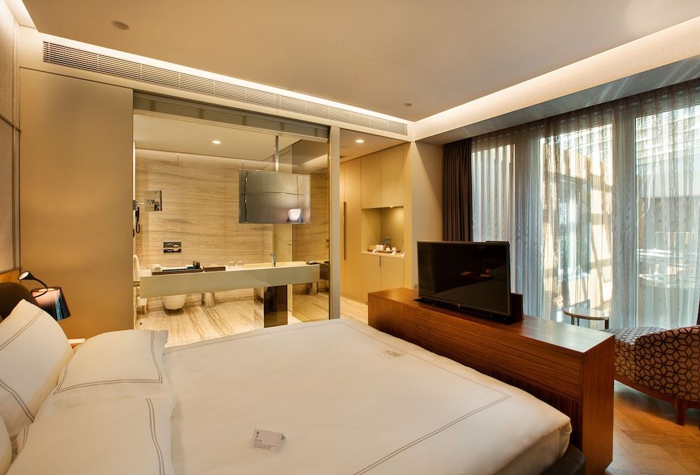 Senior Suite