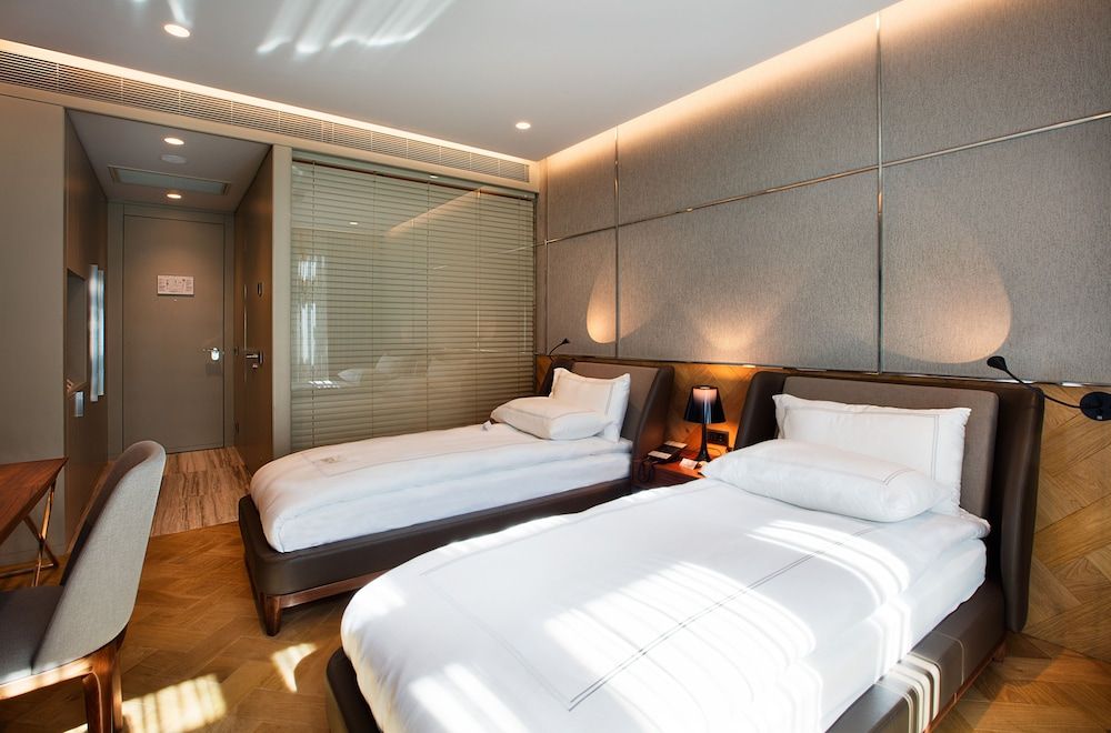 Deluxe Room with Twin Bed