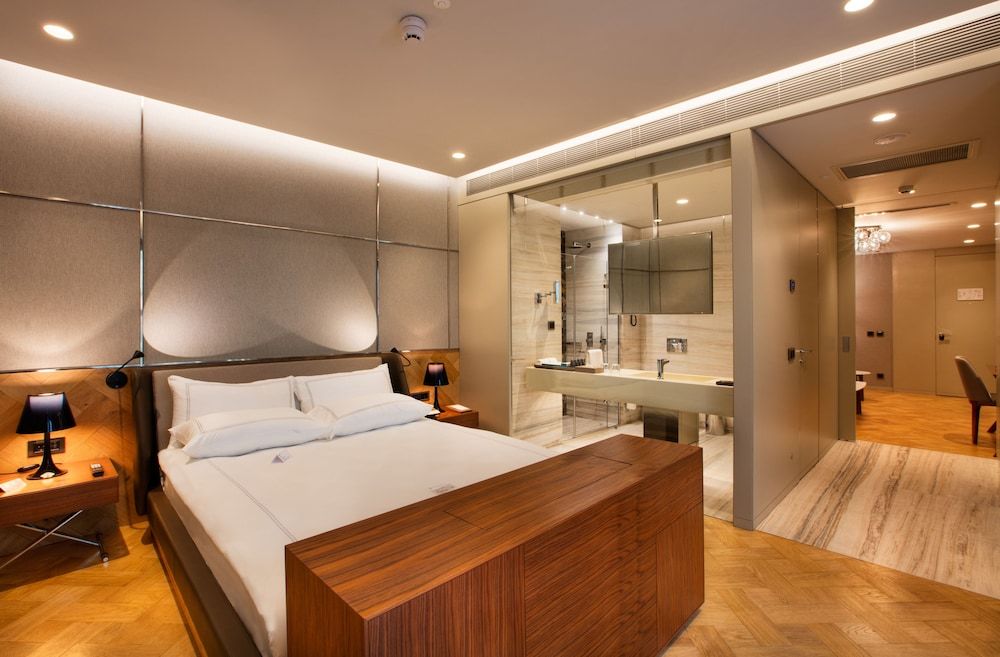 Senior Suite