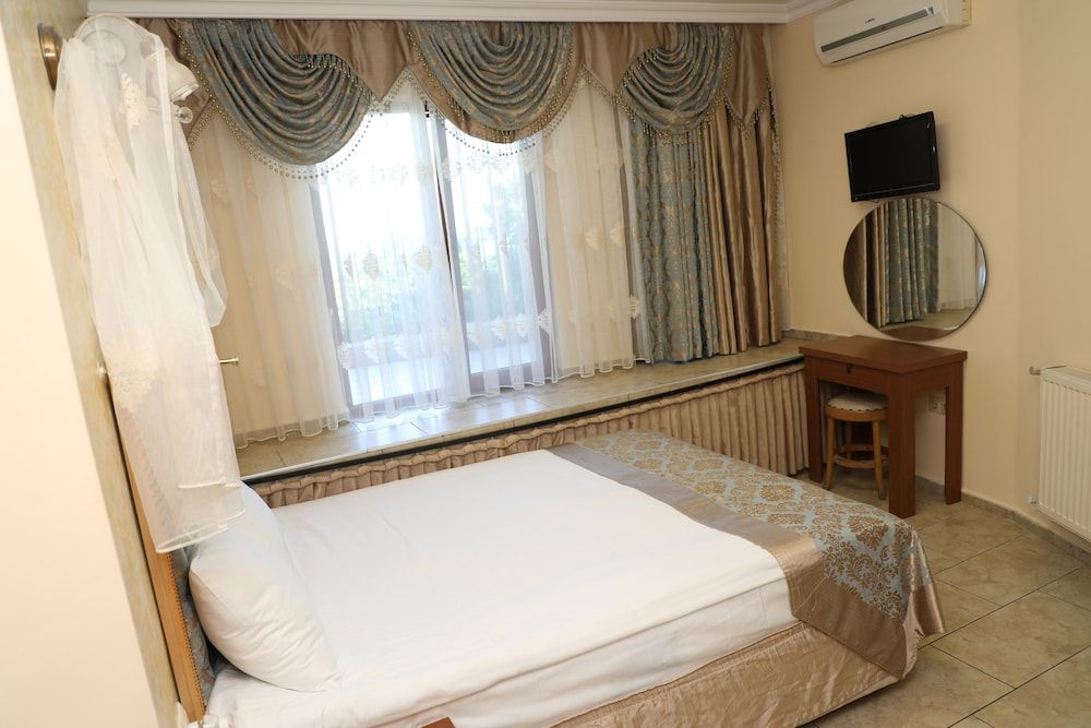 Sea House Suites Economy Double Room, Garden View, Basement Floor 3