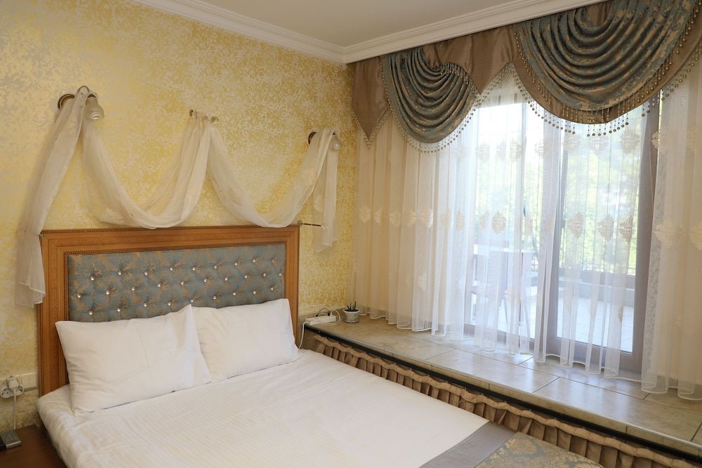 Sea House Suites Economy Double Room, Garden View, Basement Floor 6