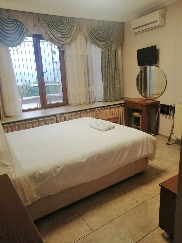 Sea House Suites Economy Single Room, Garden View, Basement Floor 2