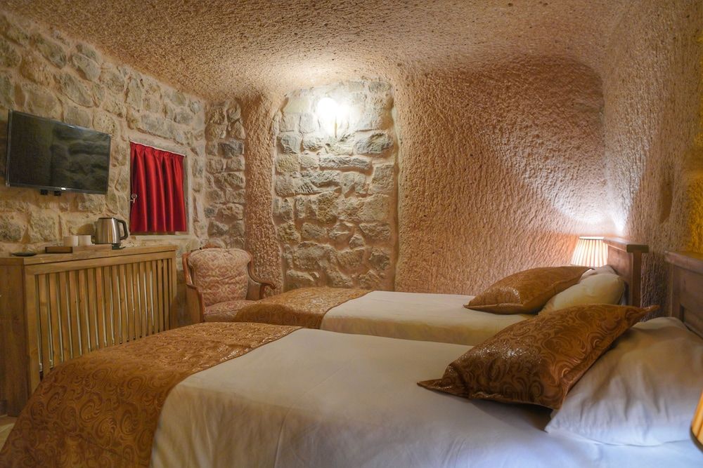 Takaev Cave House Twin Cave Room 2