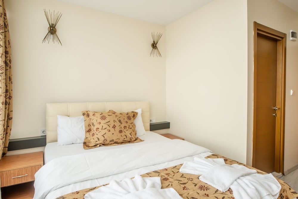 Camelot Apartment Deluxe Room, Sea View 3