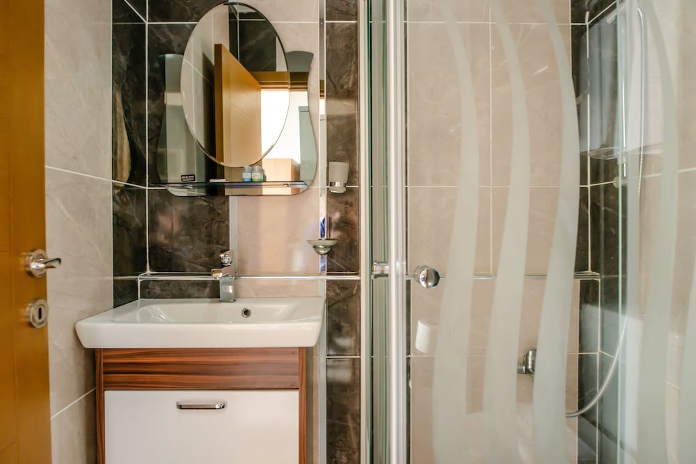 Camelot Apartment Deluxe Room, Sea View 5