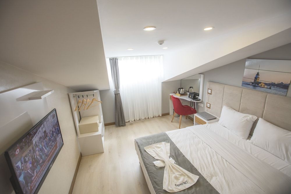 Express Inci Airport Hotel Deluxe Double or Twin Room 2