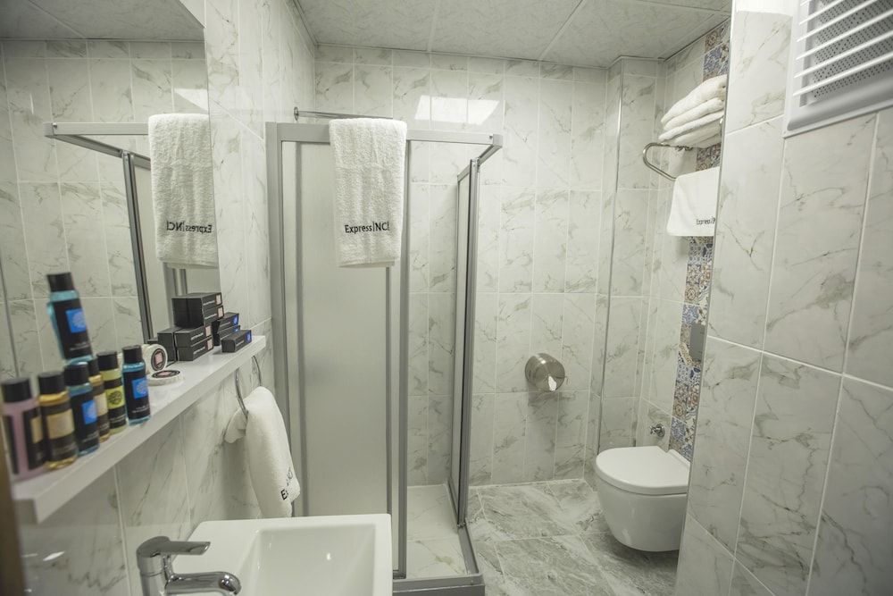 Express Inci Airport Hotel Deluxe Double or Twin Room 4