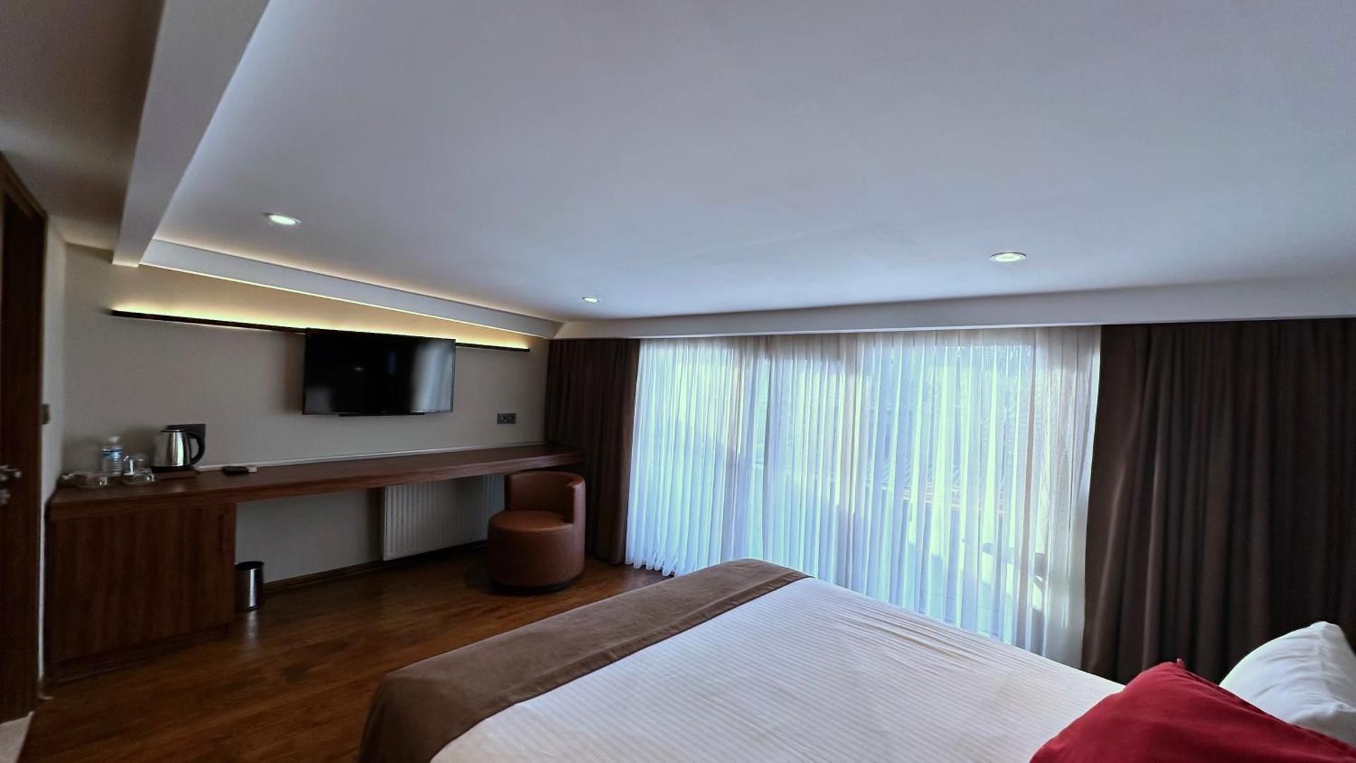 Queen Room with Balcony