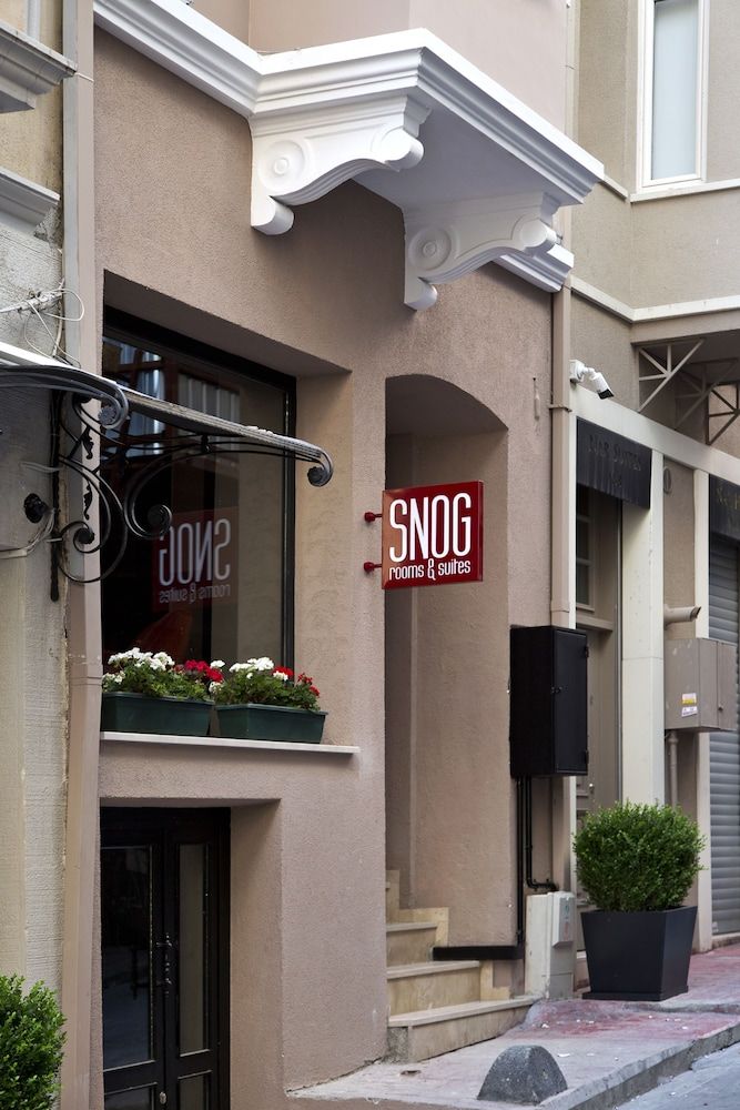 undefined SNOG Rooms & Suites 3