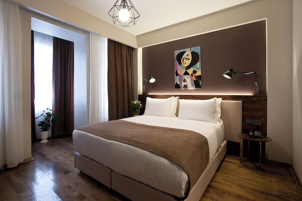 SNOG Rooms & Suites Deluxe Double Room, 1 Queen Bed 2