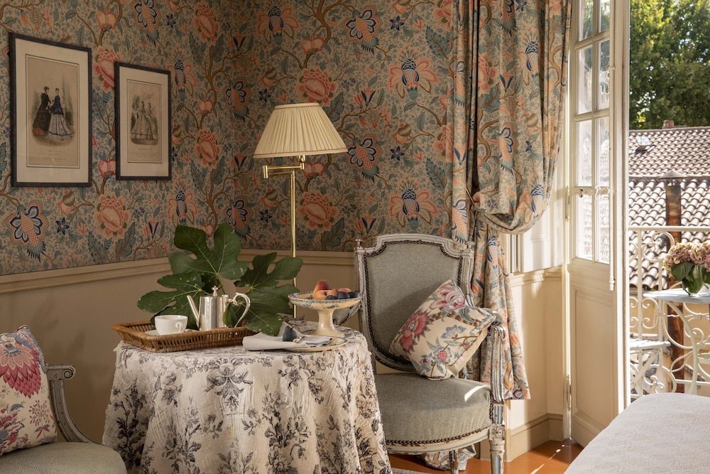 La Mirande Deluxe Room 5