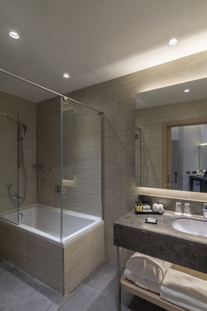 Crowne Plaza Cappadocia - Nevsehir by IHG Standard Room, 2 Twin Beds, Smoking 8