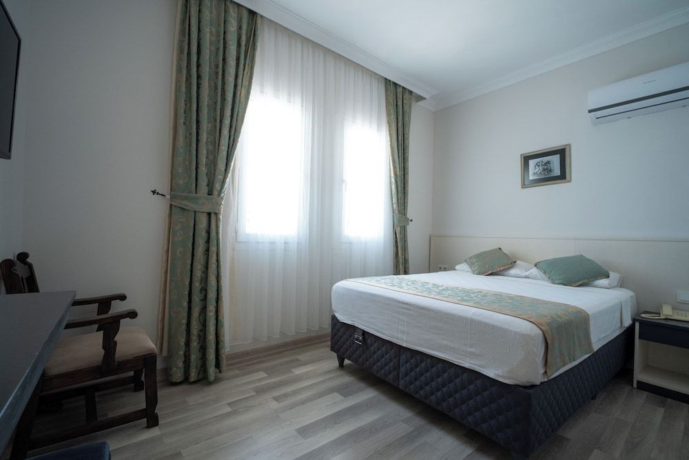 undefined Artemis Hotel 4