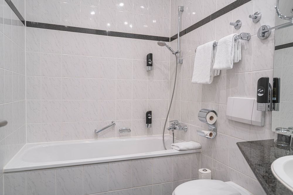 BIG MAMA Leipzig Standard Double Room 7