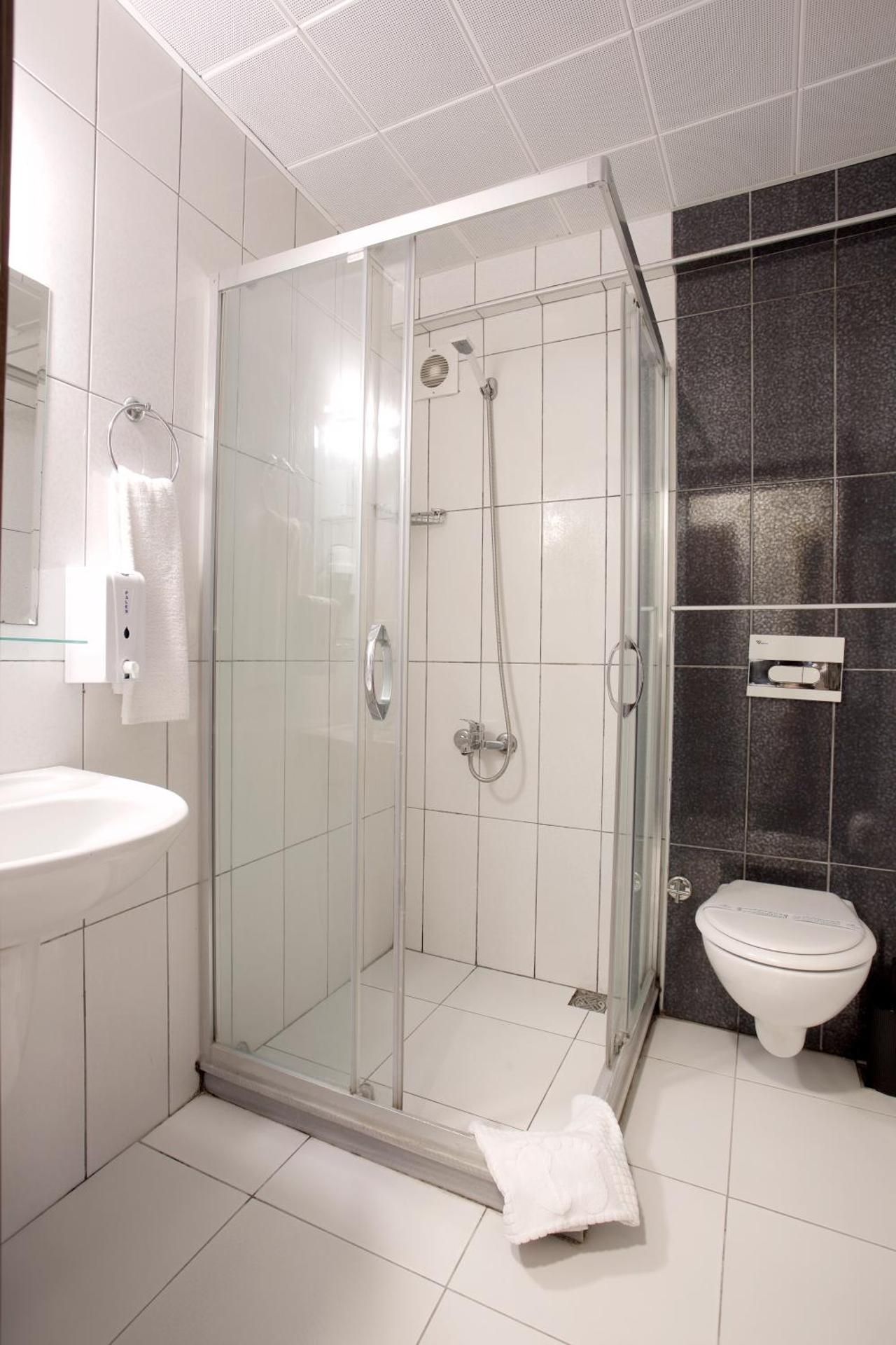 undefined Grand Ant Hotel 8