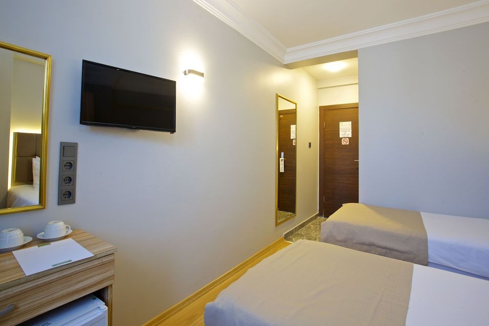 Grand Ant Hotel Economy Double or Twin Room 6