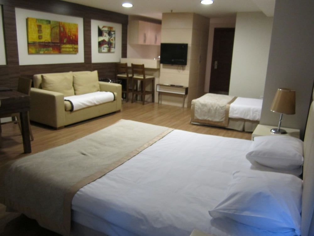 Family Suite, Kitchen