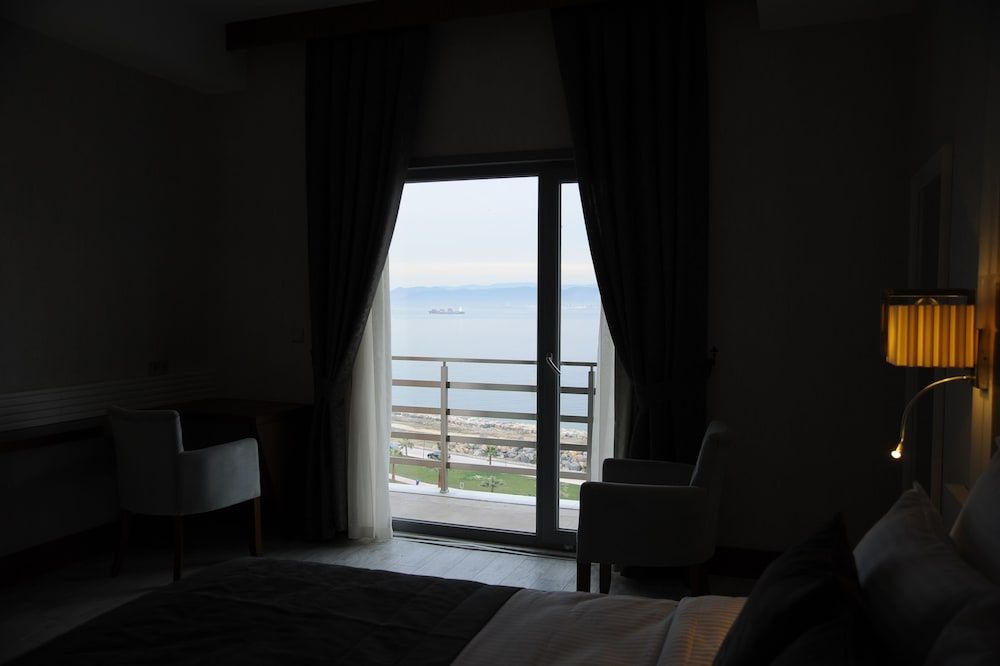 Elite Hotel Darica Standard Double or Twin Room 6