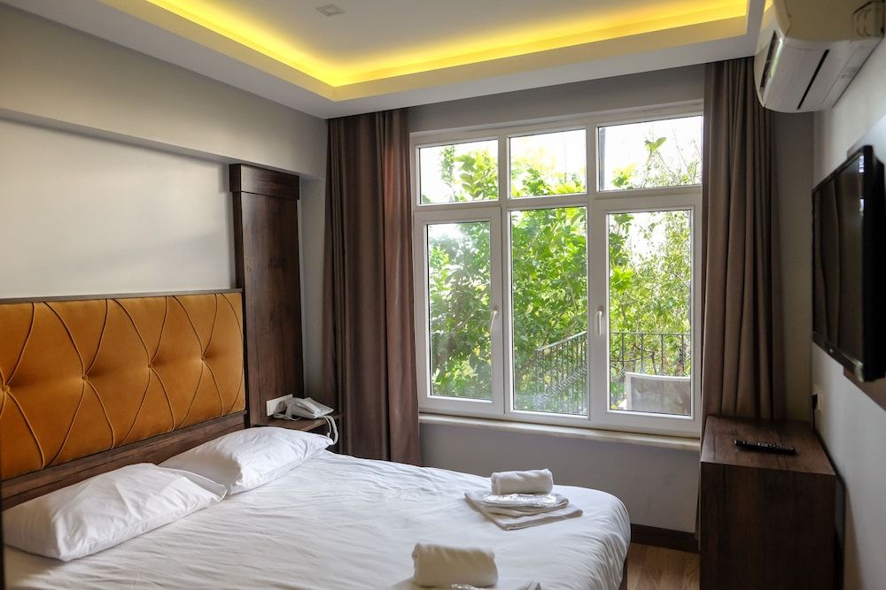 undefined Cheers Lighthouse 6