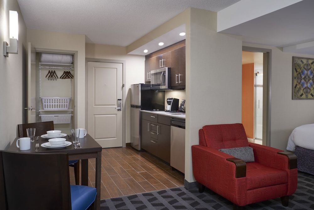TownePlace Suites by Marriott Windsor Studio, 1 King Bed with Sofa bed 5
