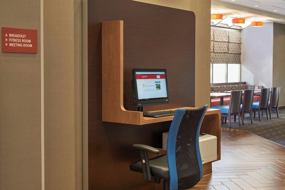 undefined TownePlace Suites by Marriott Windsor 10