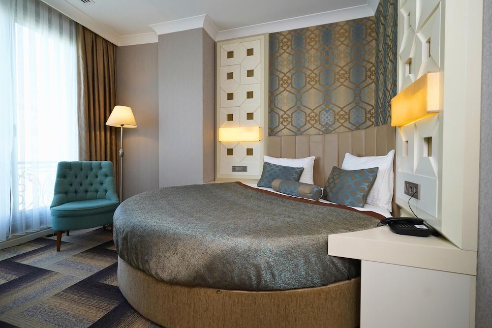 undefined The Grand Mira Hotel 4