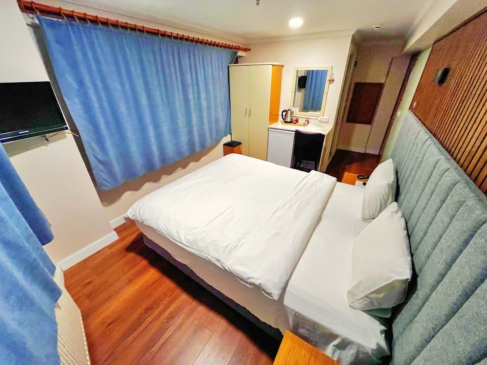 Naila Hotel Economy Double Room 3