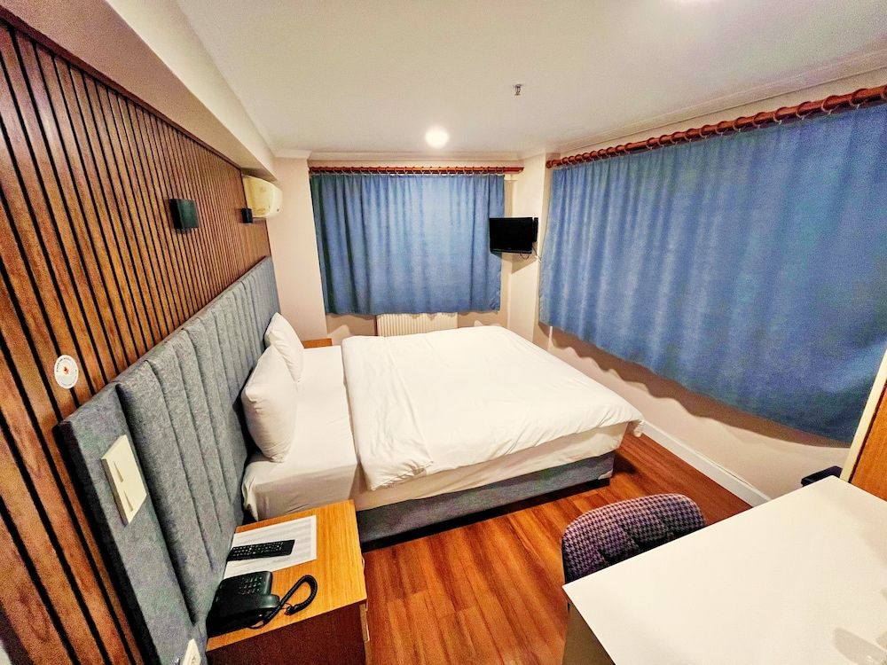 Naila Hotel Economy Double Room 6