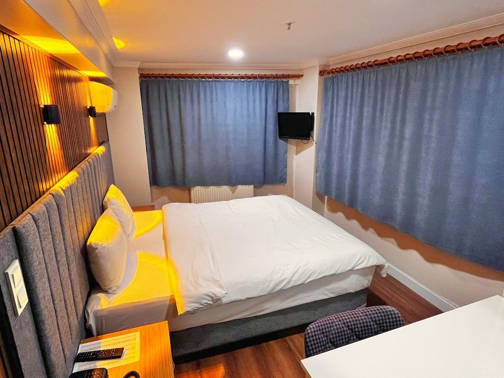 Naila Hotel Economy Double Room 7