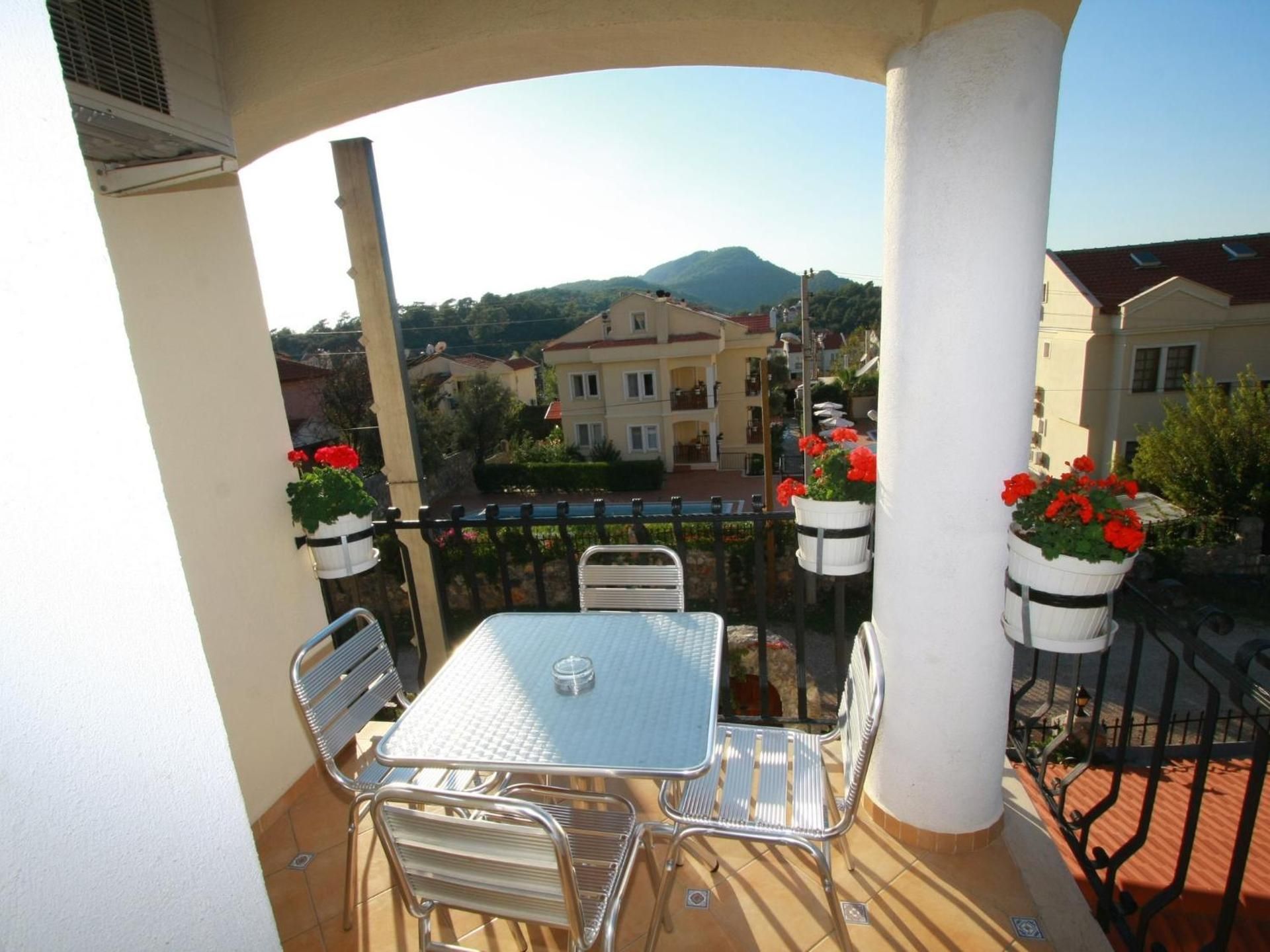Deluxe Four-Bedroom Apartment