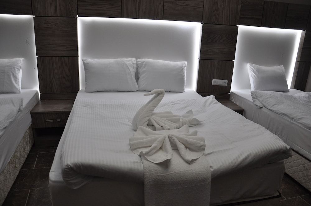 Mevlana Palace Standard Triple Room, City View 2