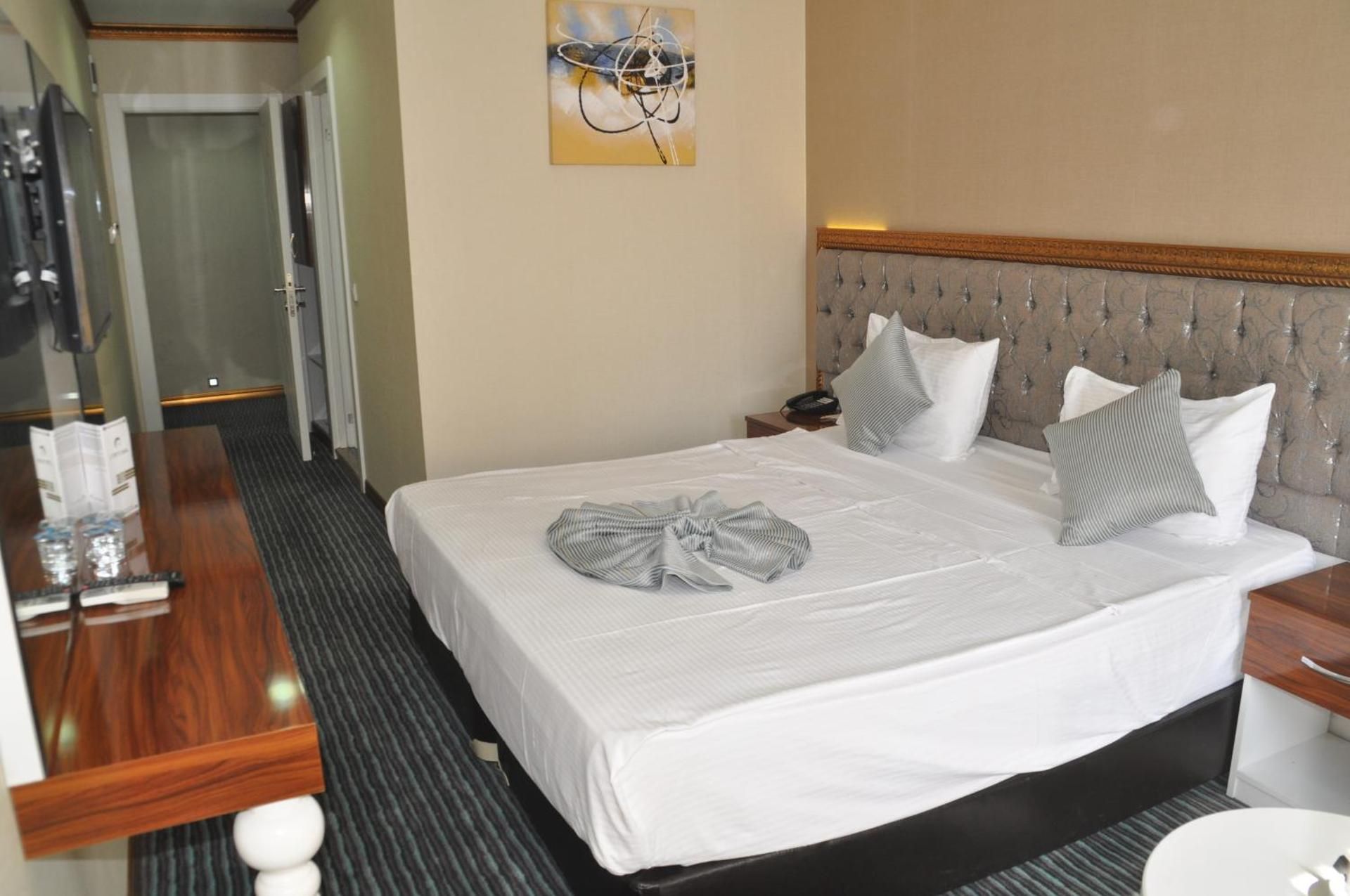 undefined Grand Sera Hotel 3